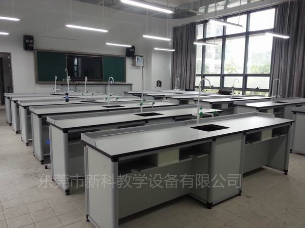 <a href='http://www.ahmjh.cn/chanpin/53-1.html' target='1' style='font-size:18px; font-weight:bold; color:#000000;'>科學(xué)實(shí)驗(yàn)室</a>設(shè)備