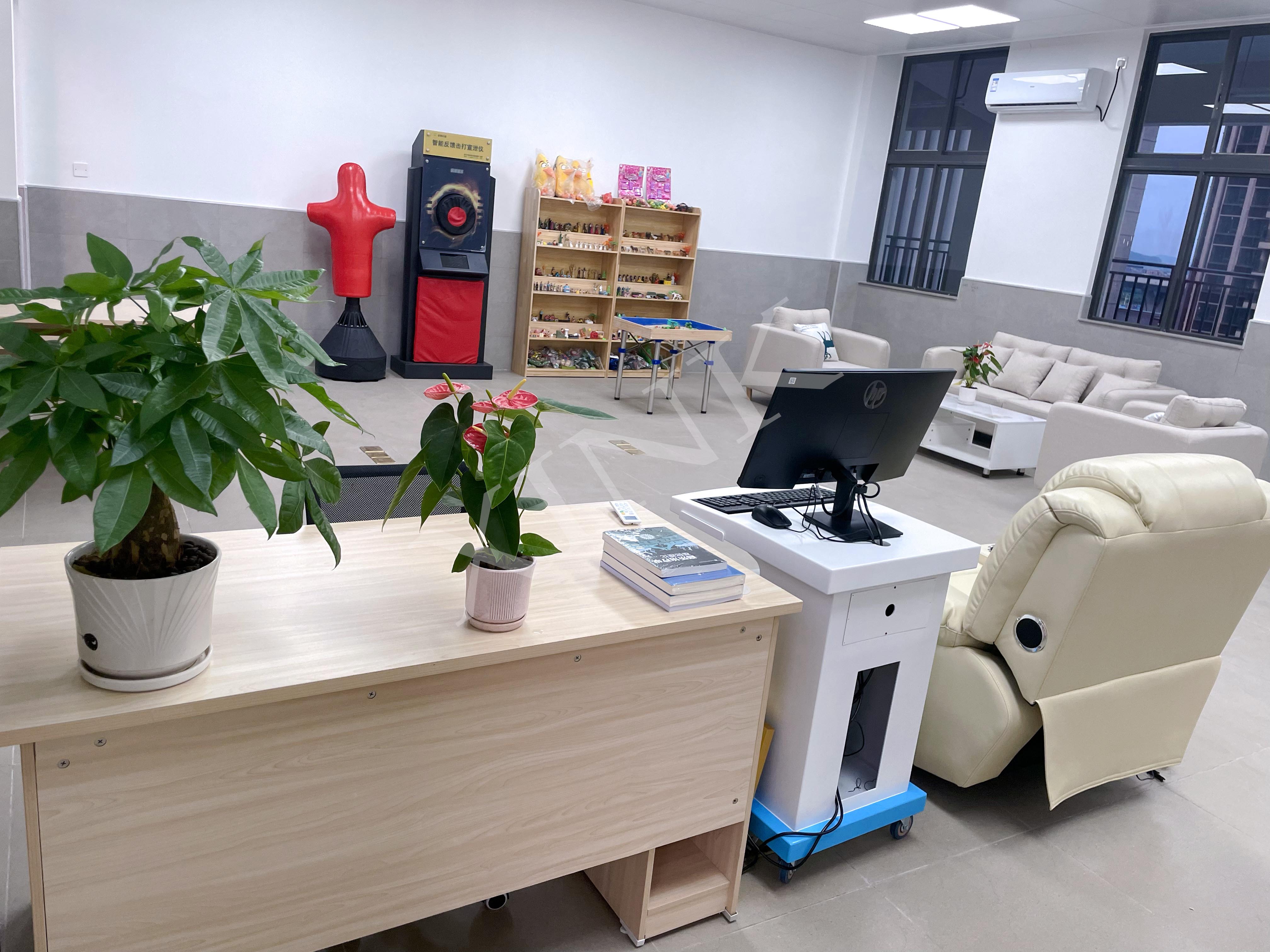 <a href='http://www.ahmjh.cn' target='1' style='font-size:14px; font-weight:bold; color:#0080ff;'>心理咨詢室</a>