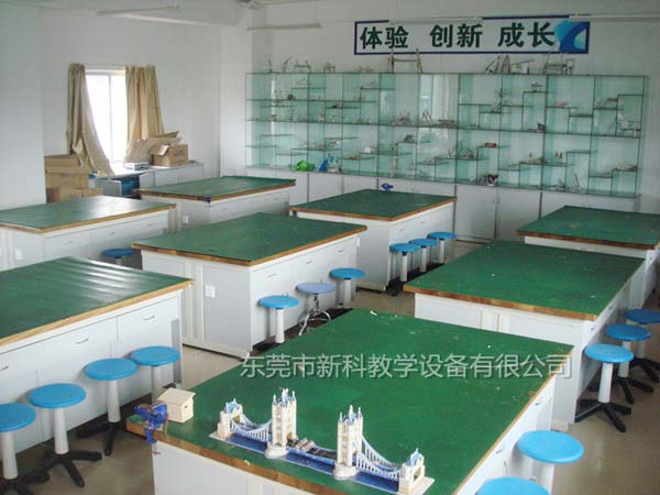 <a href='http://www.ahmjh.cn/chanpinyiji/37-1.html' target='1' style='font-size:18px; font-weight:bold; color:#ff0000;'>通用技術(shù)實(shí)驗(yàn)室設(shè)備</a>