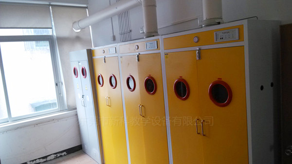 <a href='http://www.ahmjh.cn/products/67-1.html' target='1' style='font-size:18px; font-weight:bold; color:#000000;'>氣瓶柜</a>案例